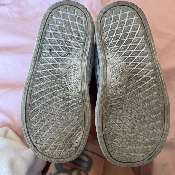 Adorable Disney Mickey Mouse Skateboarding by Adidas Toddler size 7 sneakers - Picture 2 of 3